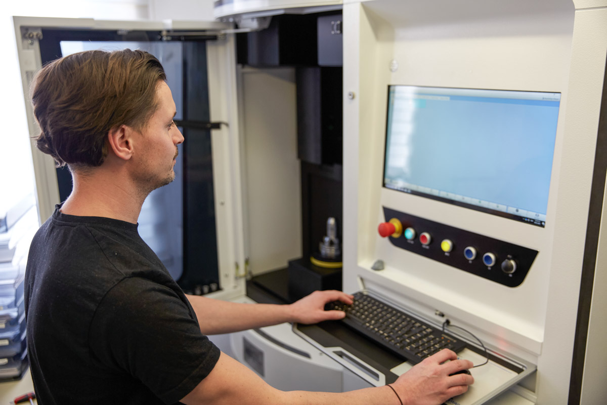 Modernste CNC-Schleifmaschinen